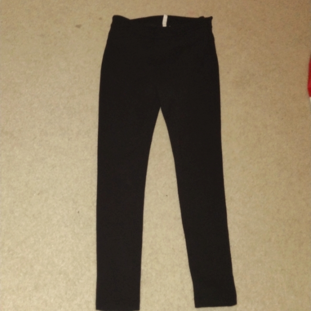 Work pants with zipper to get on easily